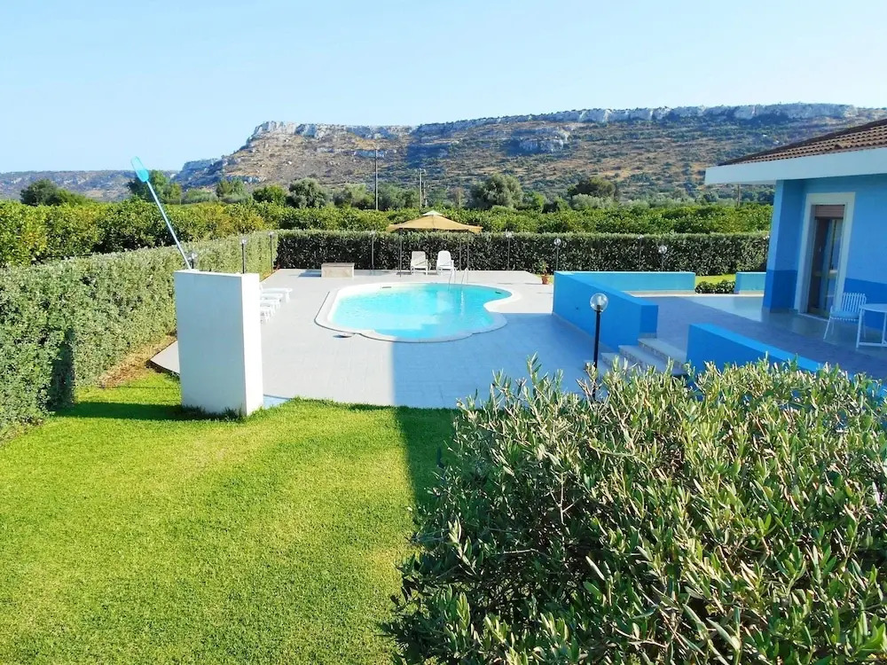 Serene Villa in Floridia With Swimming Pool