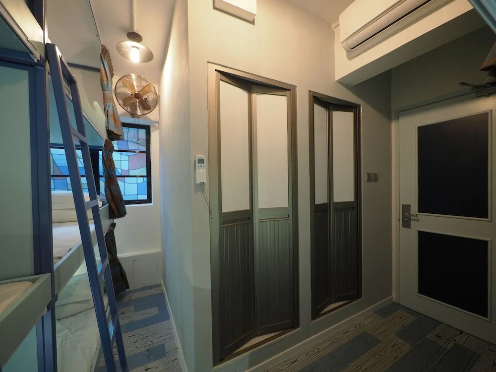 Panda's Hostel - Old Hong Kong