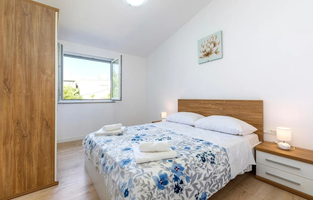 Beautiful Apartment in Jesenice With Wifi and 4 Bedrooms