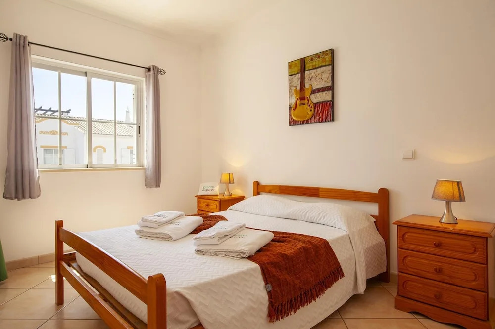 FF 02 - Bedroom 2 in Sea Breeze Guesthouse
