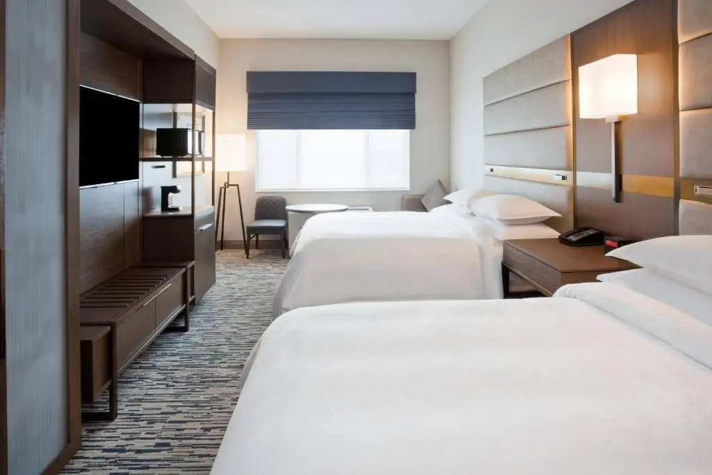 Sheraton St Paul Woodbury Hotel