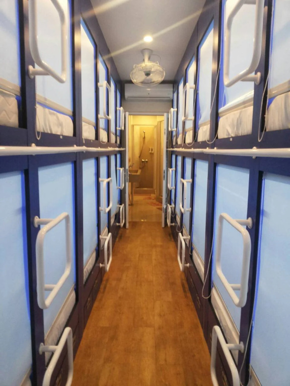QB Sleep Capsule Hotel