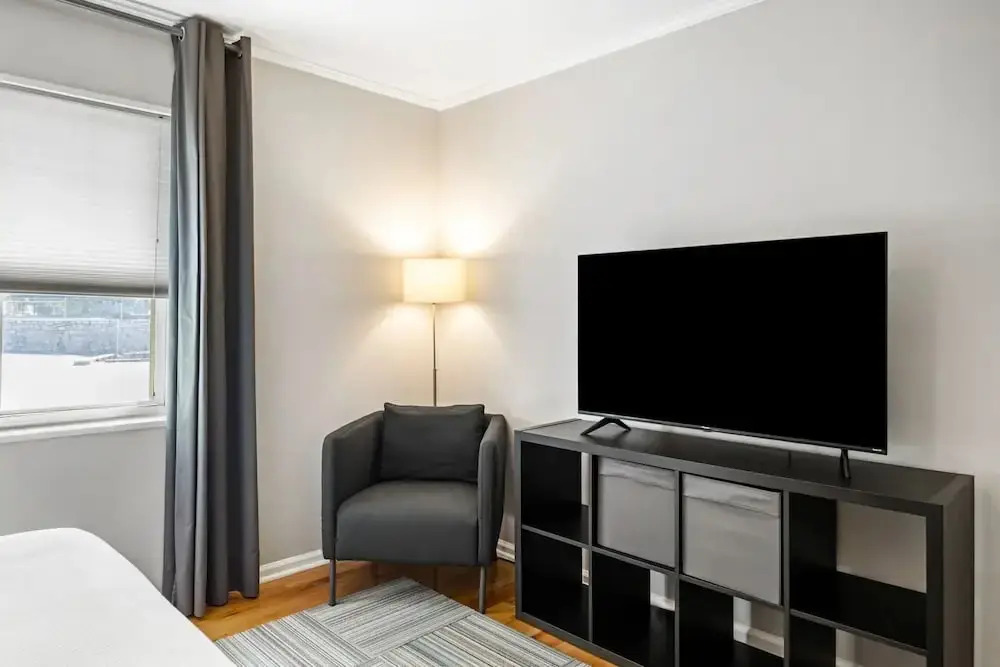 Brookwood Courtyard by BCA Furnished Apartments Bcc2b 03 C