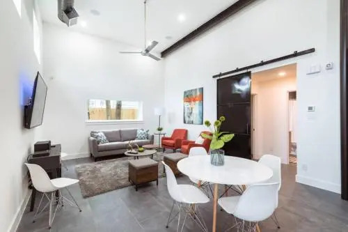 East Downtown Modern Luxury Retreat
