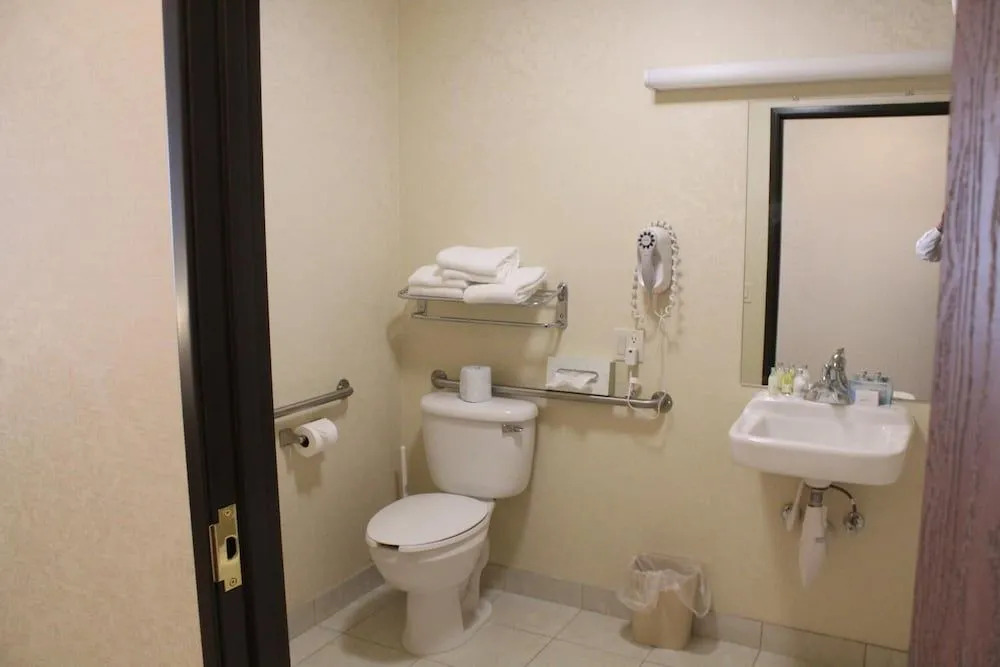 Silverland Inn