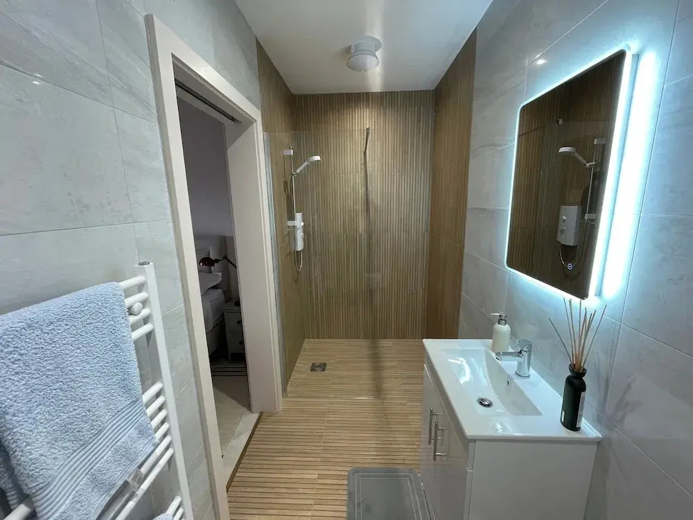 Lakeside Apartment Retreat in Oughterard Connemara
