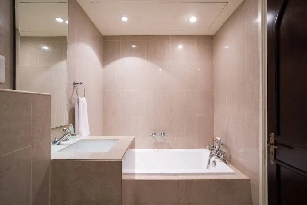 Secluded Apartment in the Heart of Downtown