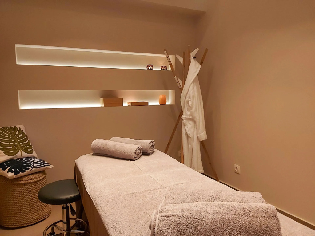 Alexakis Hotel & Spa