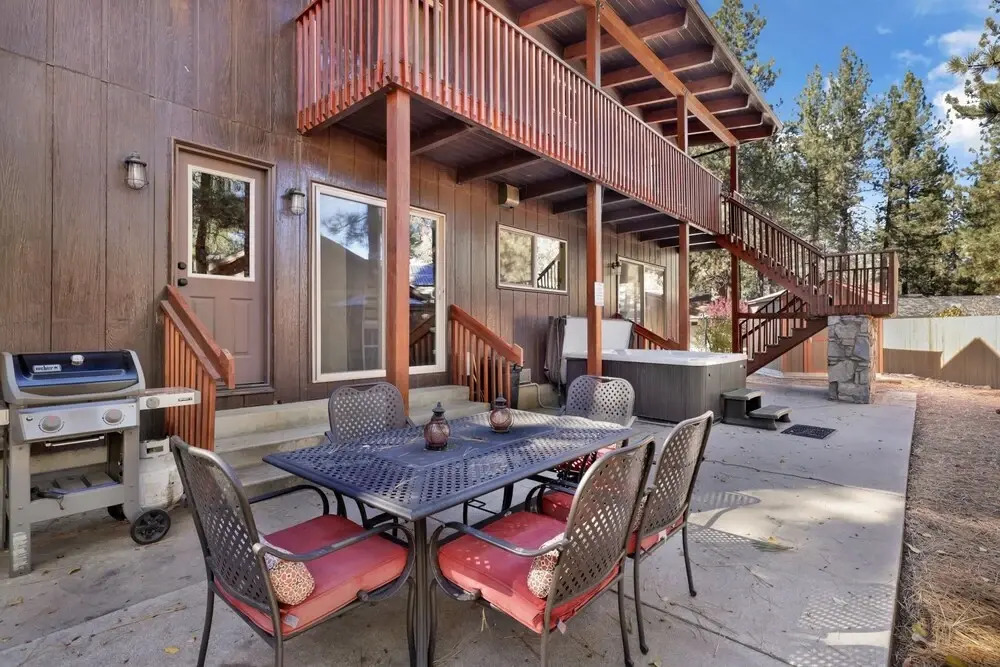 2080-eagle Point Lodge 4 Bedroom Home by RedAwning