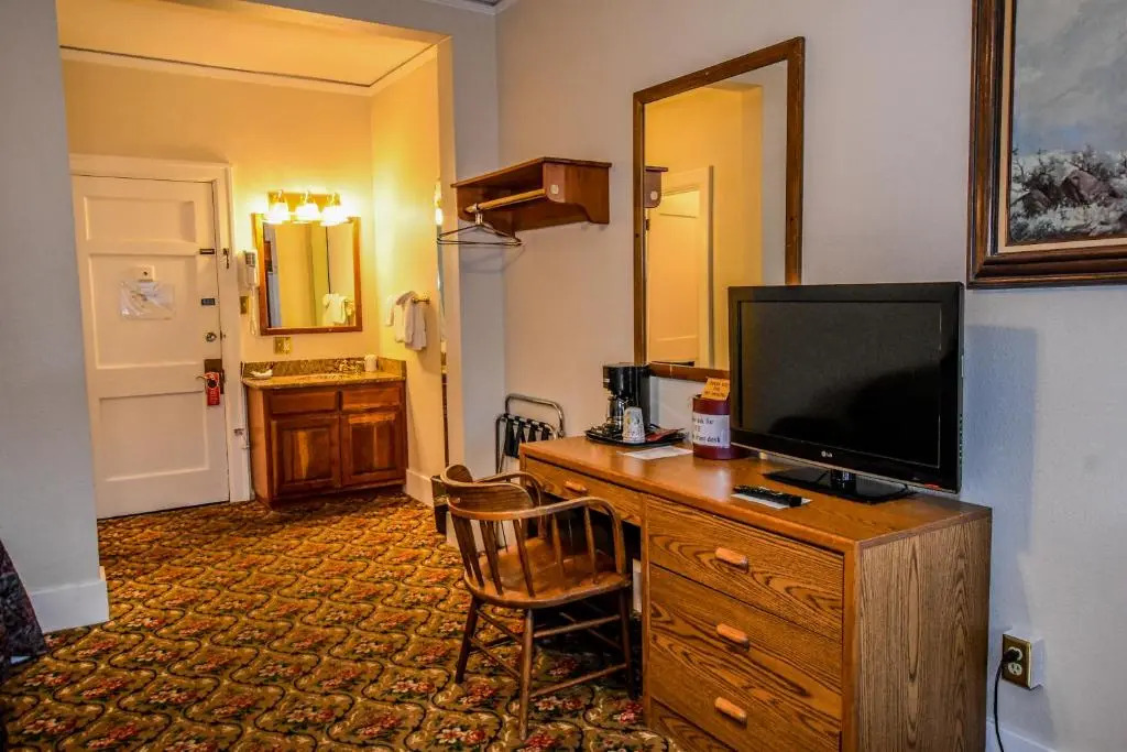Irma Hotel