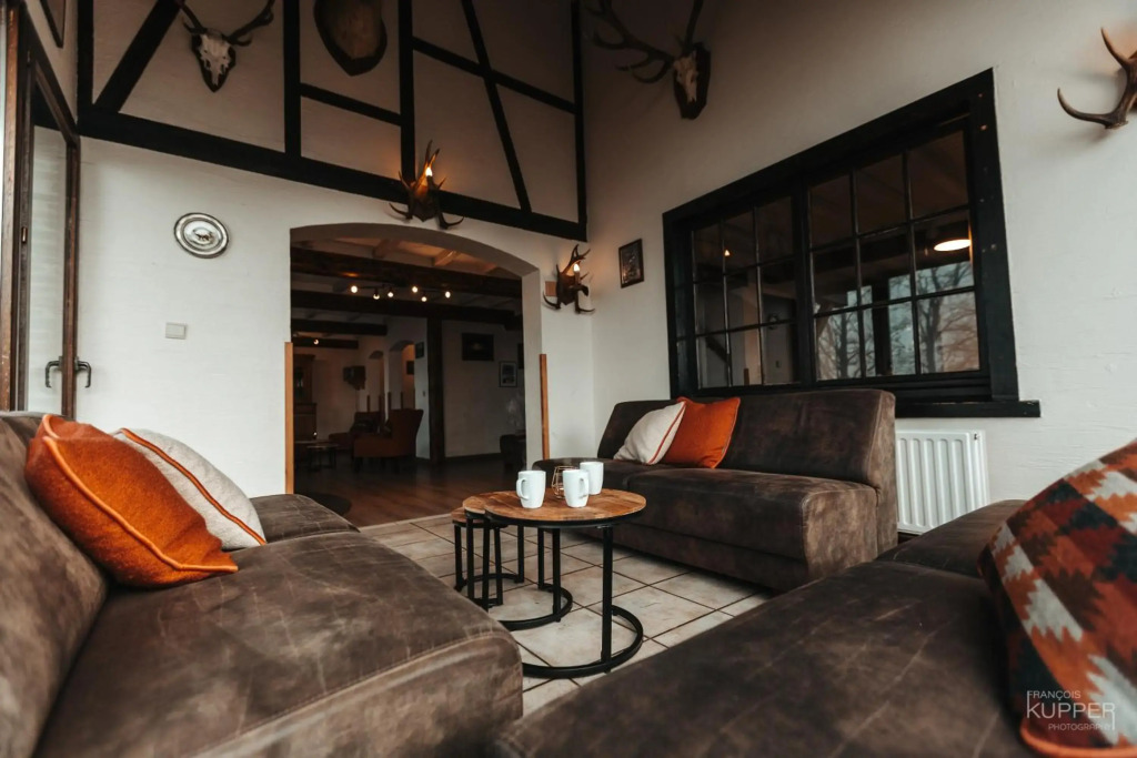 Le Grand Cerf 25 pers, Malmedy- Chalet rustique, jardin