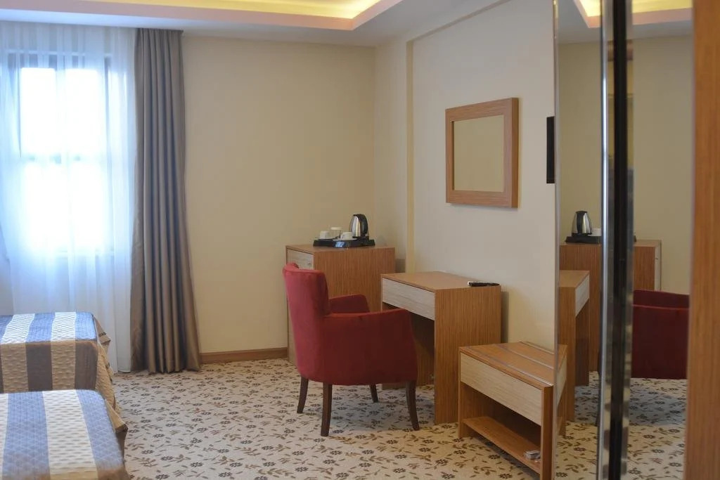 Apameia Hotel