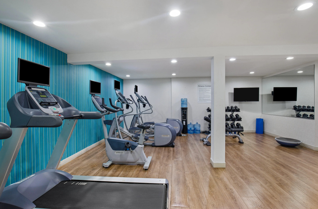 Holiday Inn Express & Suites Locust Grove by IHG