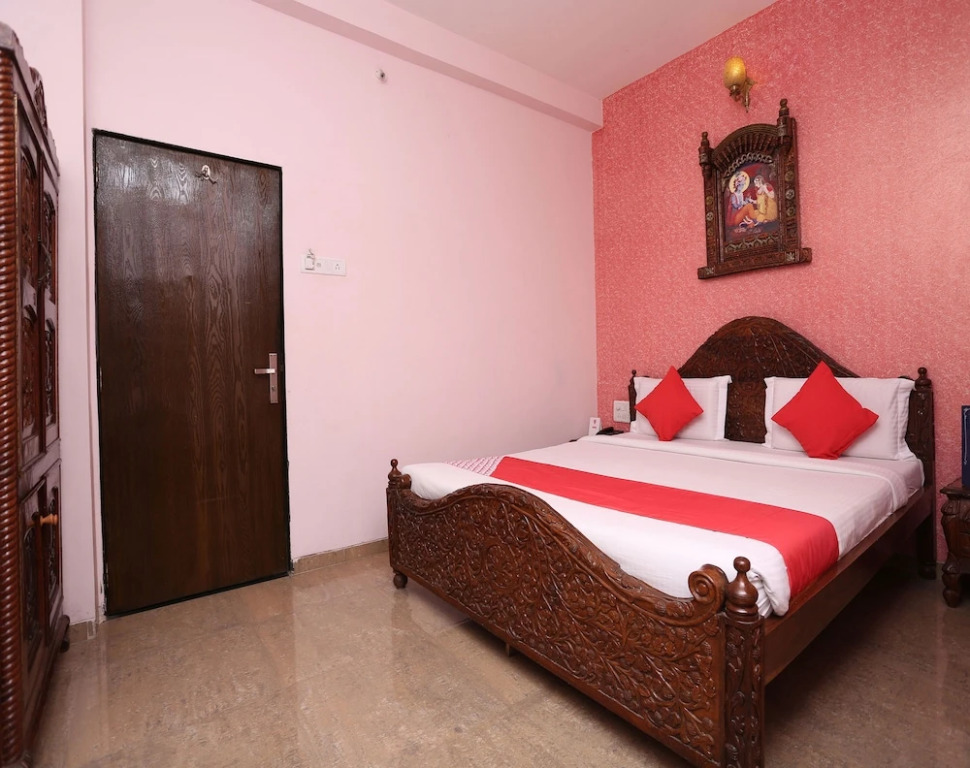 OYO 10453 Hotel Paradise