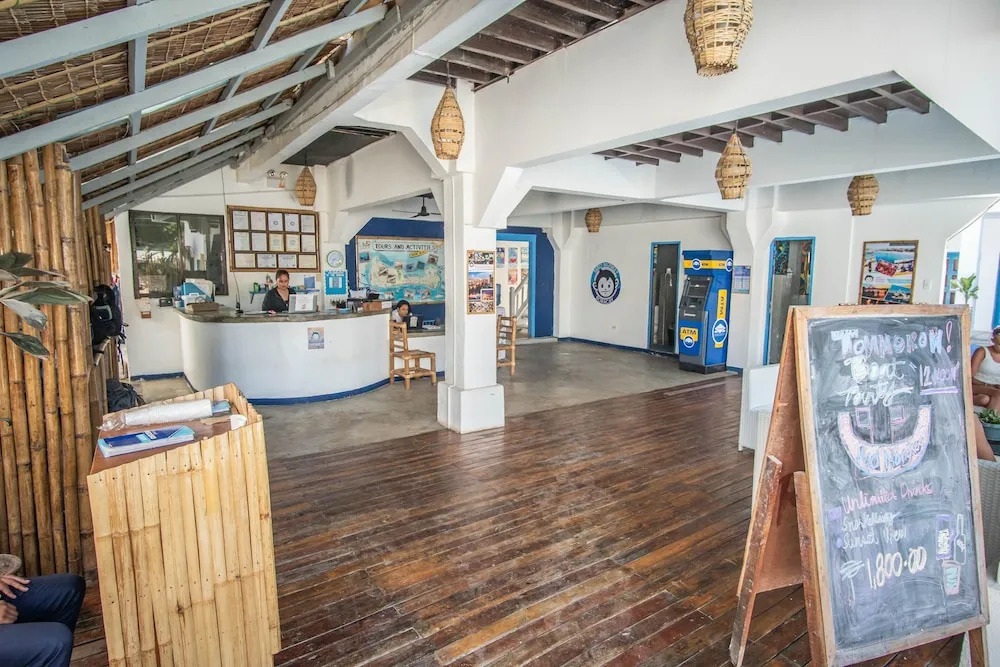 Mad Monkey Hostel Boracay
