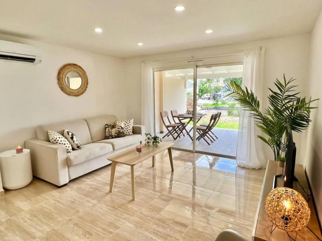Maracuja 5, Orient Bay village, walkable beach at 100m
