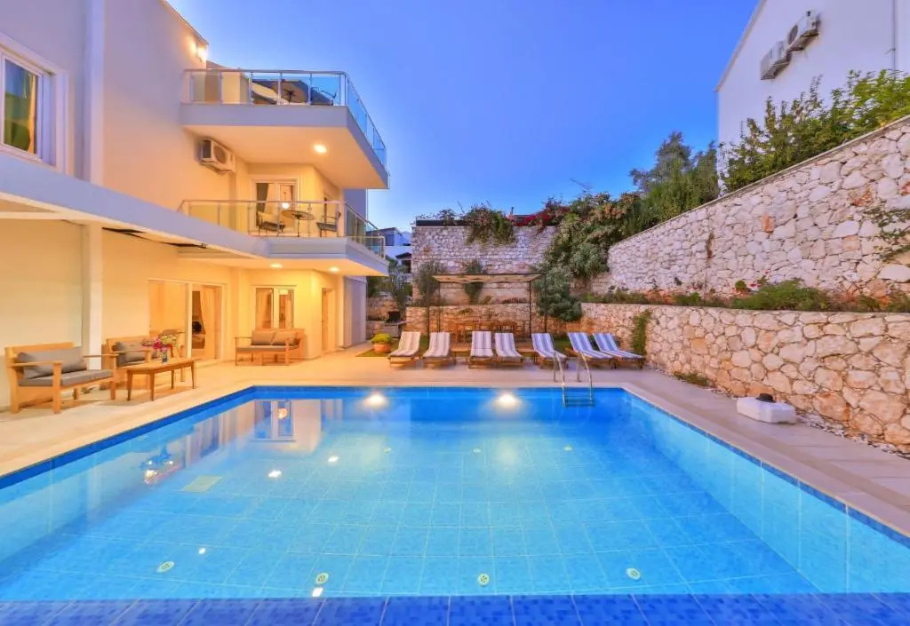 VILLA MYSTIC 5br/6bth Prvt Pool-Garden & Sea Views