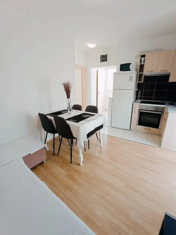 Cute apartment in stone house near sea