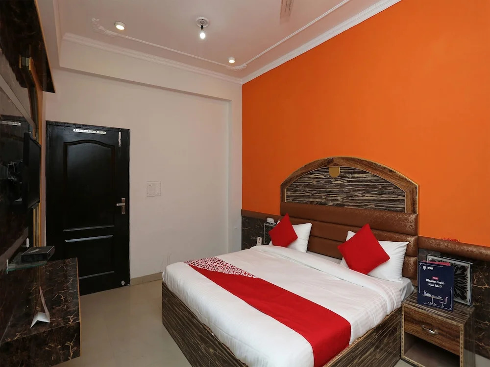 OYO 7812 Shree Radha Resort