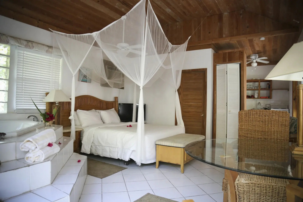 Tingum Village Hotel