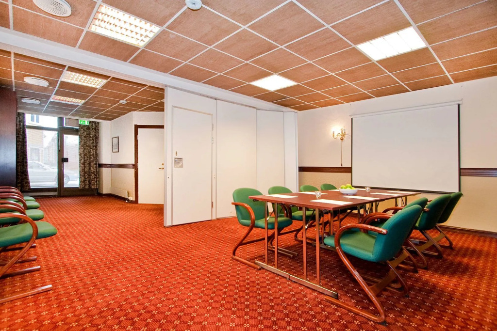 Chesterfield Hotel