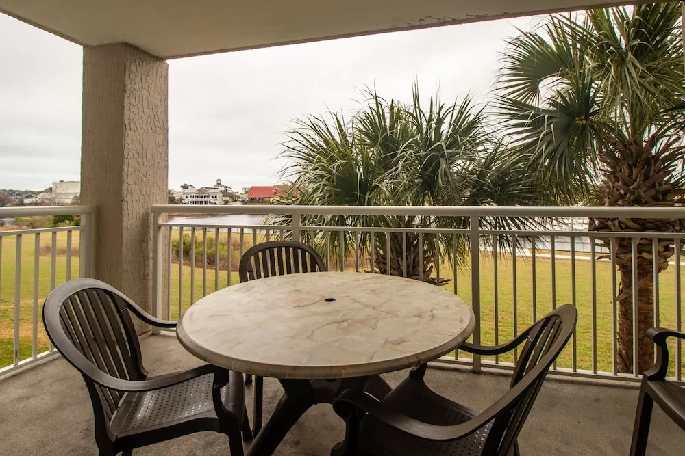 Yacht Club Villas #2-204