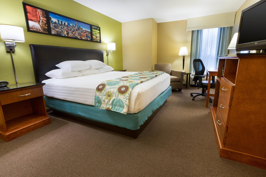 Heritage Inn & Suites The Woodlands, Trademark by Wyndham