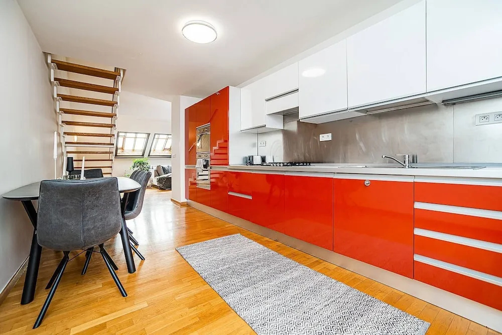 Lavish And Chic Duplex Apartment for Families and Couples