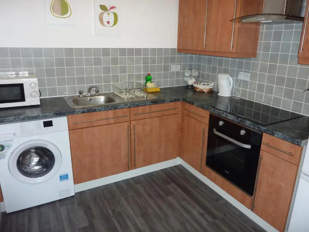 Paisley Central Apartment #2