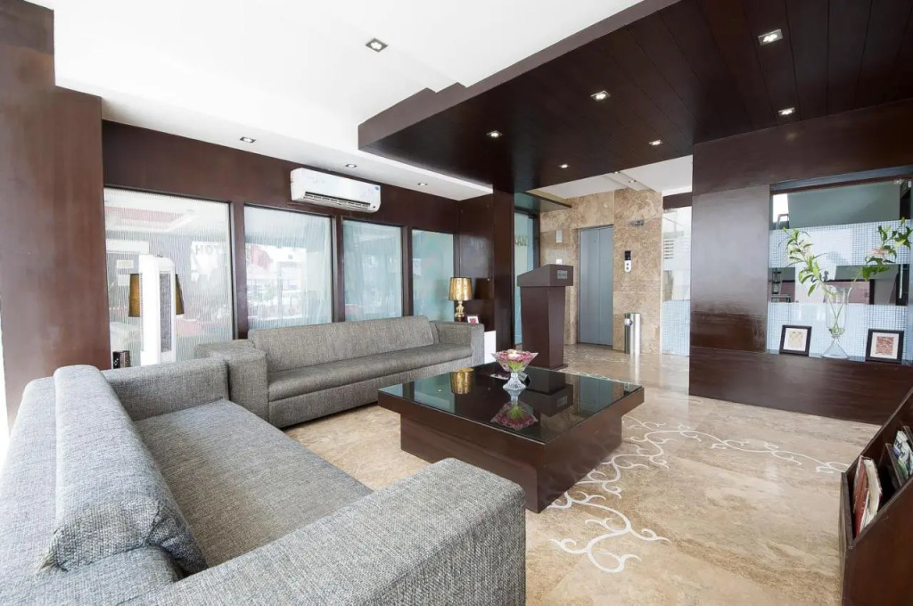 Hotel Raya Inn