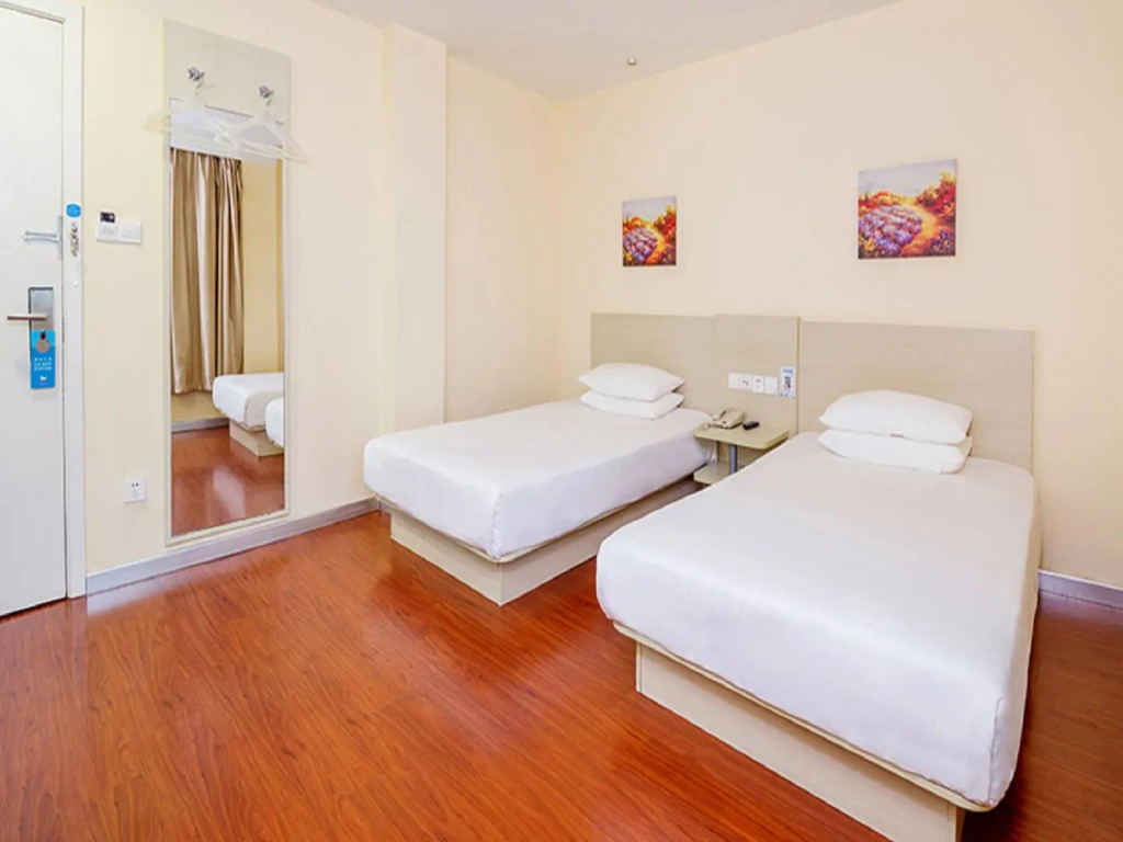 Elan Inn Suqian Suning Plaza Hotel