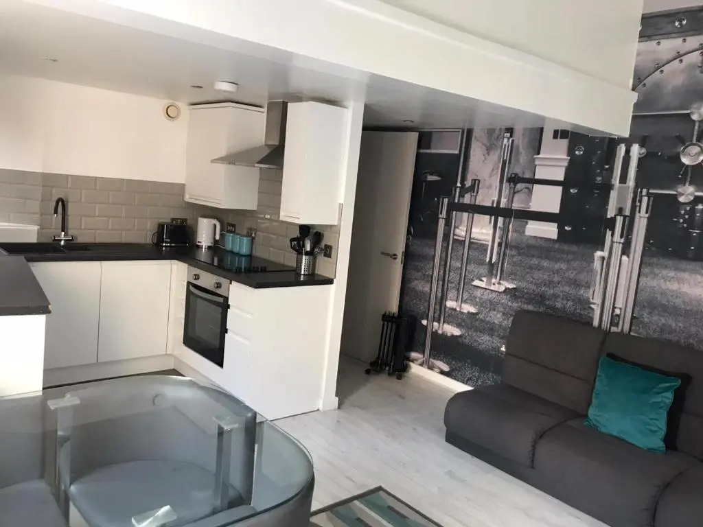 Luxe Apartments Near Albert Docks - 3 Graces - Liverpool One - Business, Contract & Corporate Ready