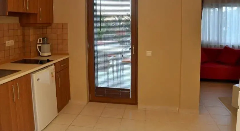 Liona Residence