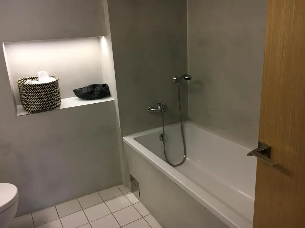 Hotel 100