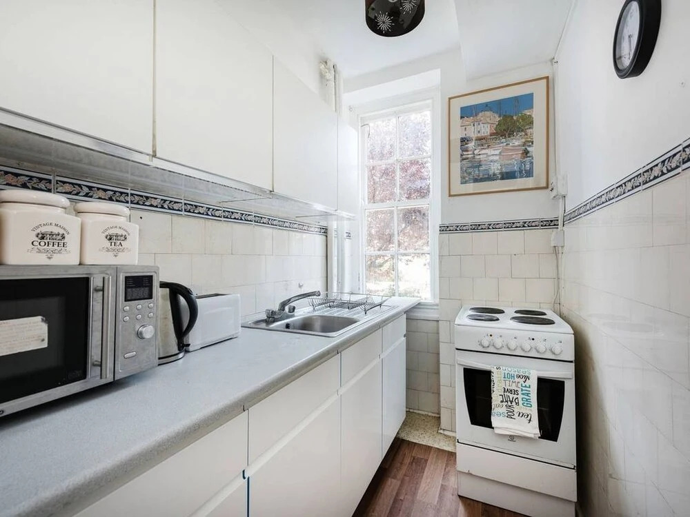 Spacious Apartment Near Hyde Park