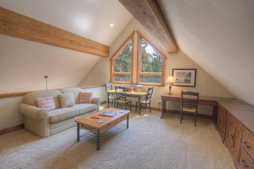 Gardner Mtn Gathering Place by Lake Tahoe Accommodations