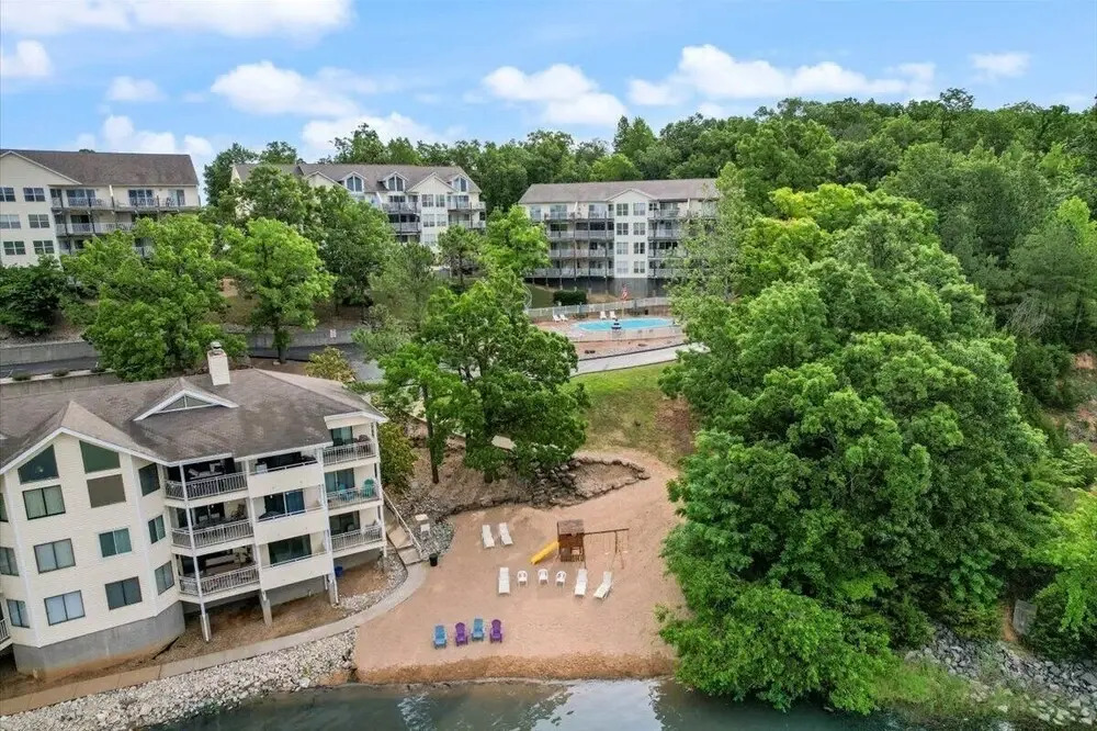 Lakeview Condo w/ 2 Pools & Beach - Family Fun Awaits at 21mm