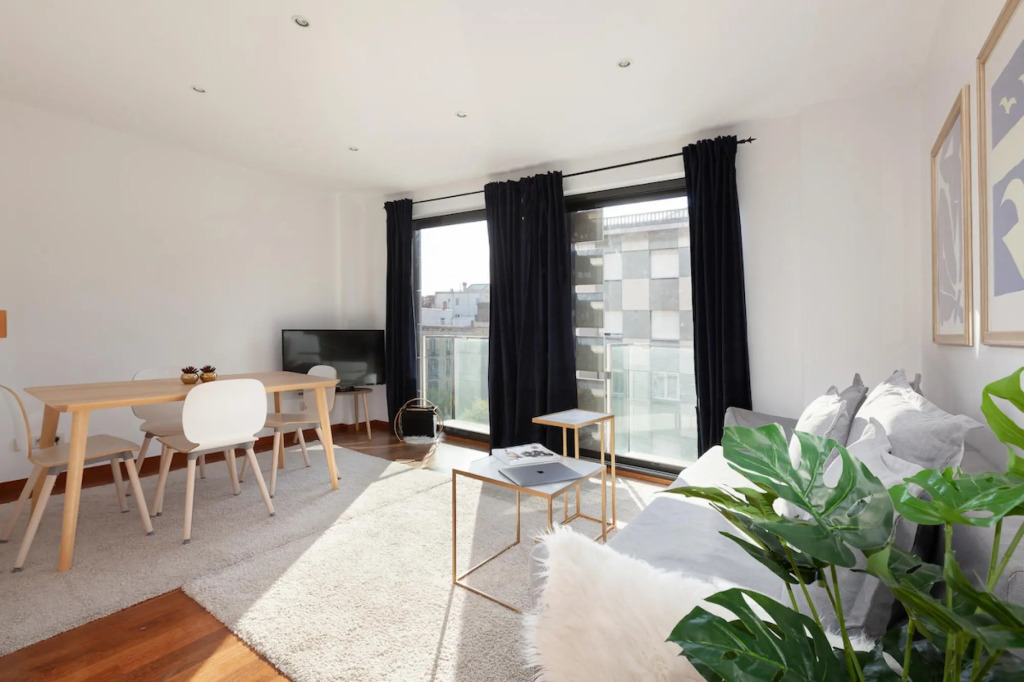 MARIA · Stylish 2 BR apartment with private roof terrace
