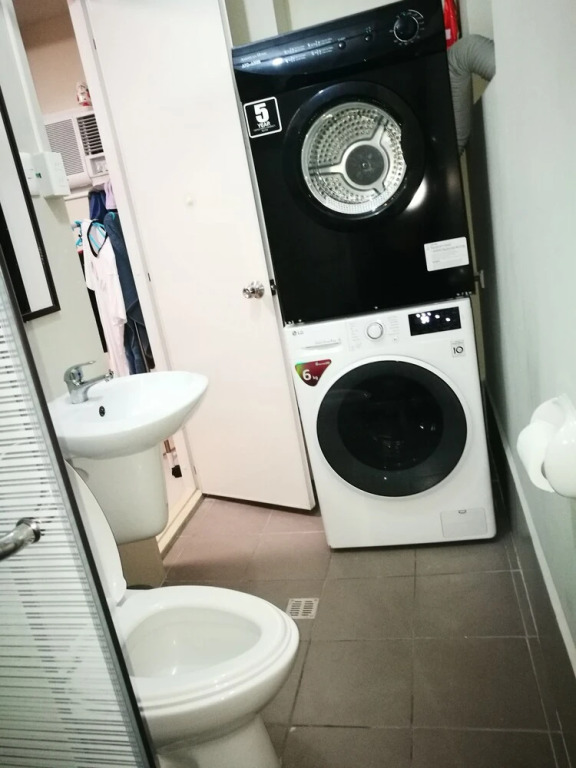Cozy Studio Unit near Manila Airport With Swimming Pool, Full Kitchen 7A