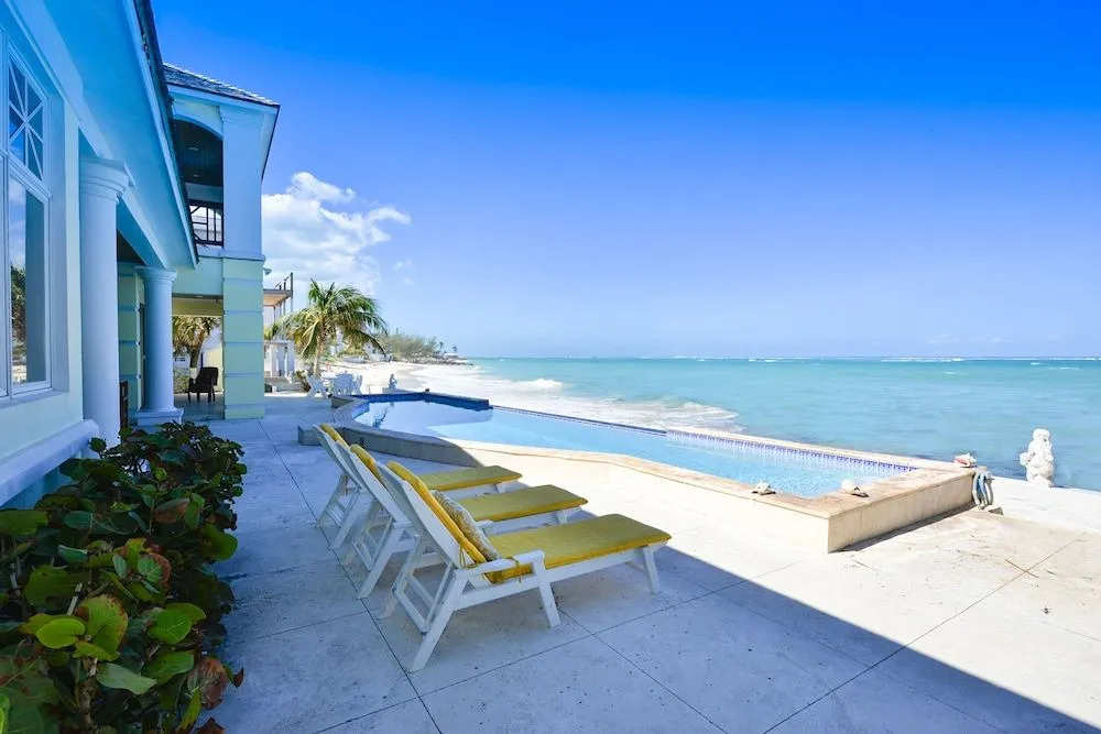 La Mouette Cable Beach Bahamian Villa