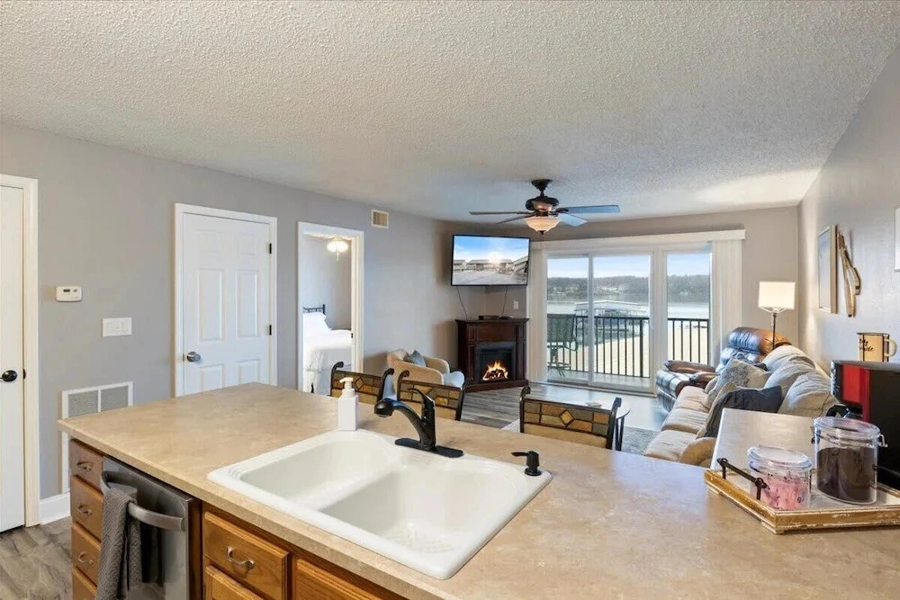 Happy Harbor Lakefront Condo