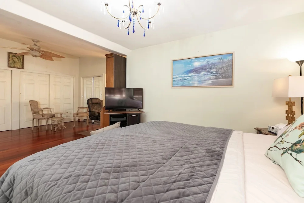 Tranquil Torrance - 1 Mile To Redondo Beach 4 Bedroom Home