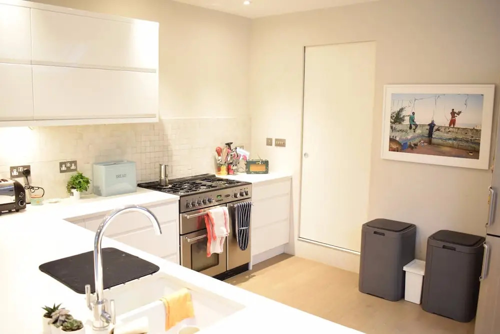 Shepherd's Bush 2 Bedroom Home