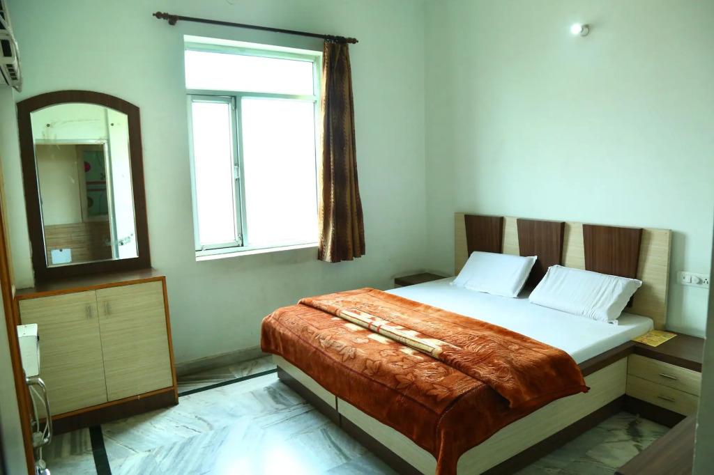Hotel City Ganga by Rudra Palace