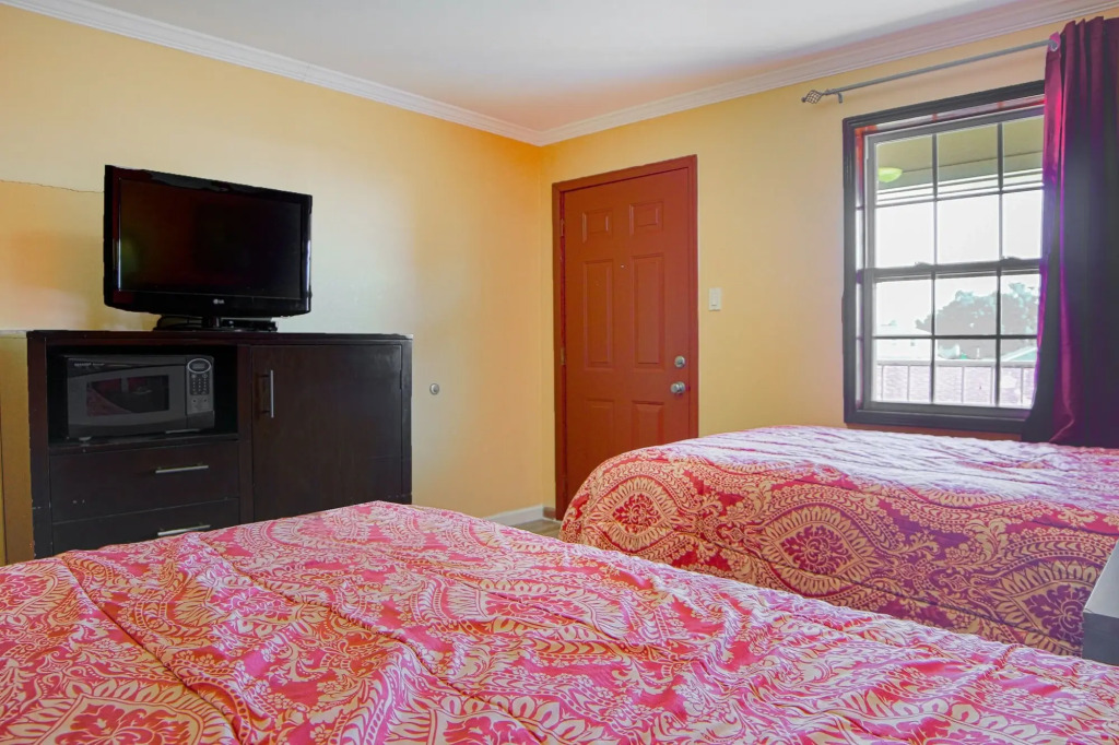 Economy Inn By OYO Lockport near Houma