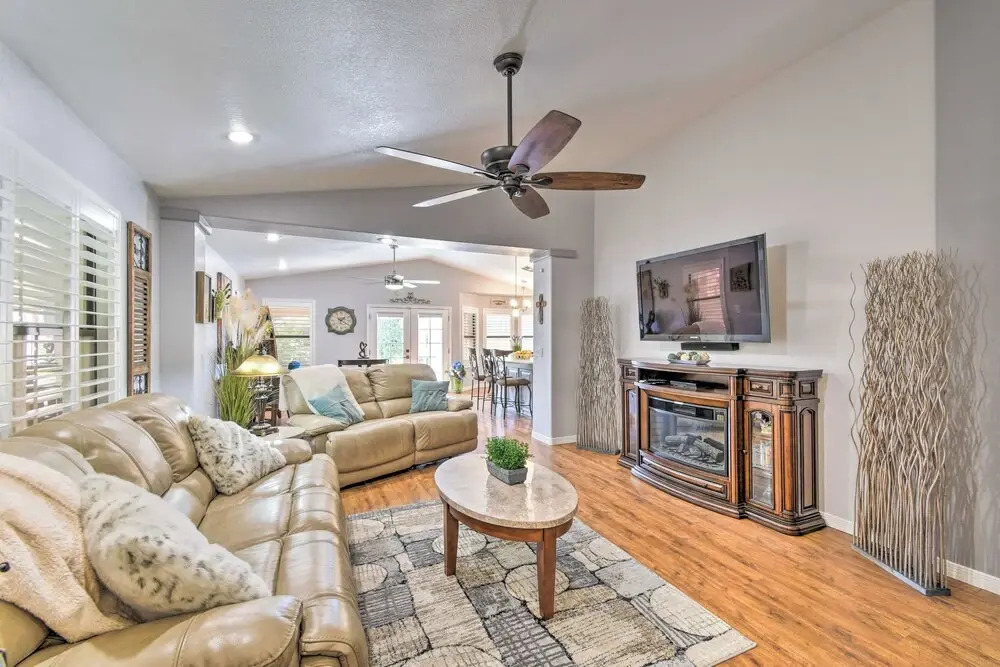 Patio & Grilling Station: Family Home in Glendale