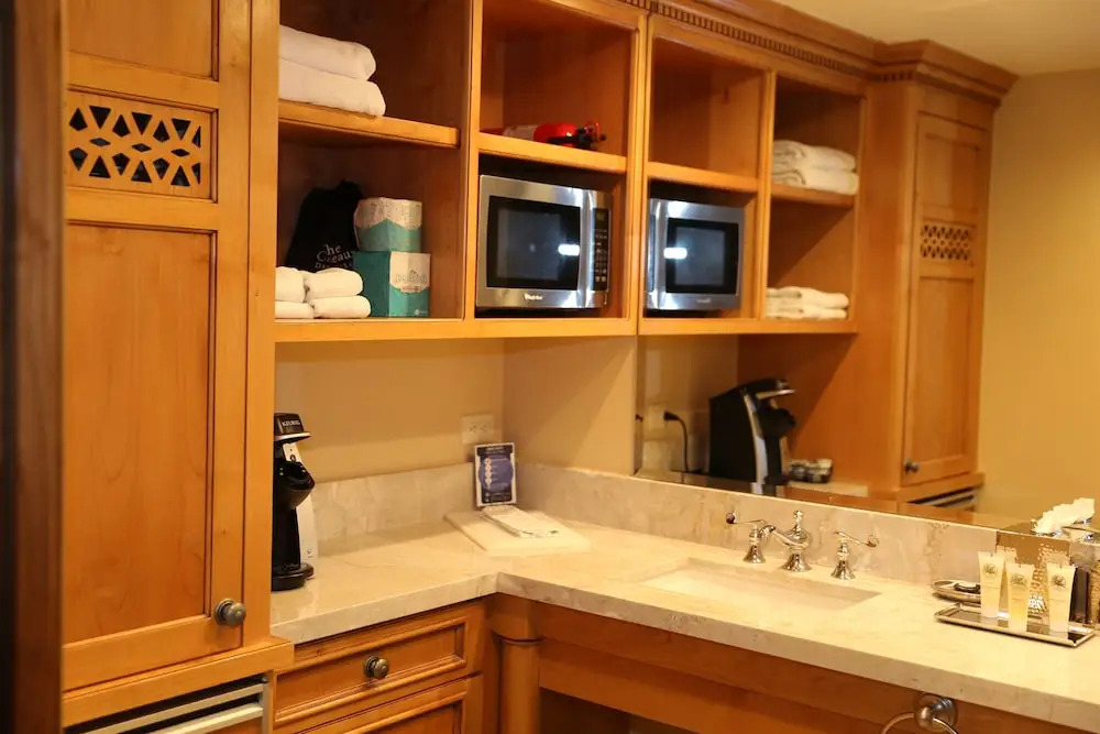 Four Bedroom Suite 3 King, 1 Queen Queen