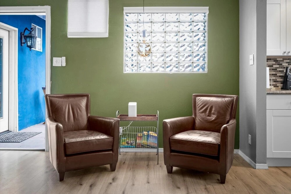 20 Chelsea Place 1 Bedroom Condo by RedAwning