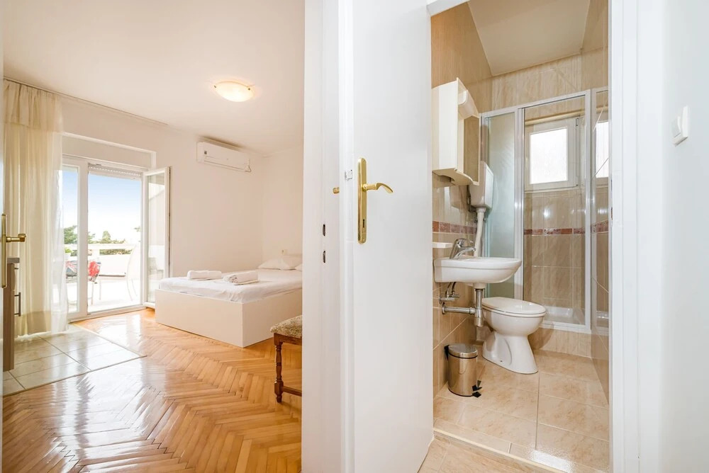 Studio Apartments Near Center 4