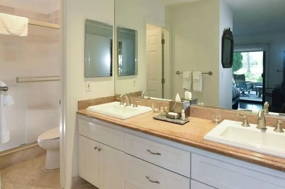 824 Oak Creek At Silverado 3 Bedroom Condo by RedAwning